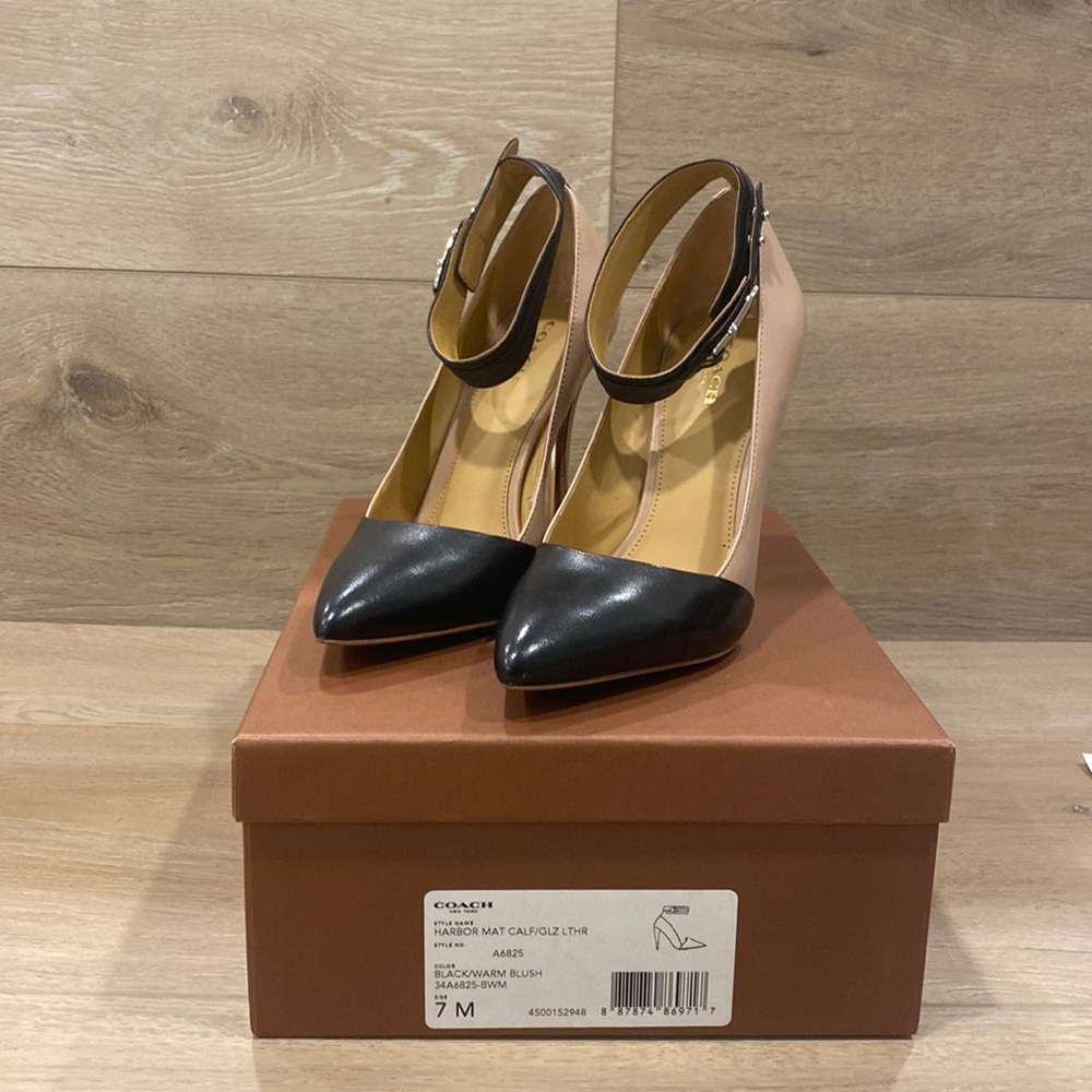 Coach pumps